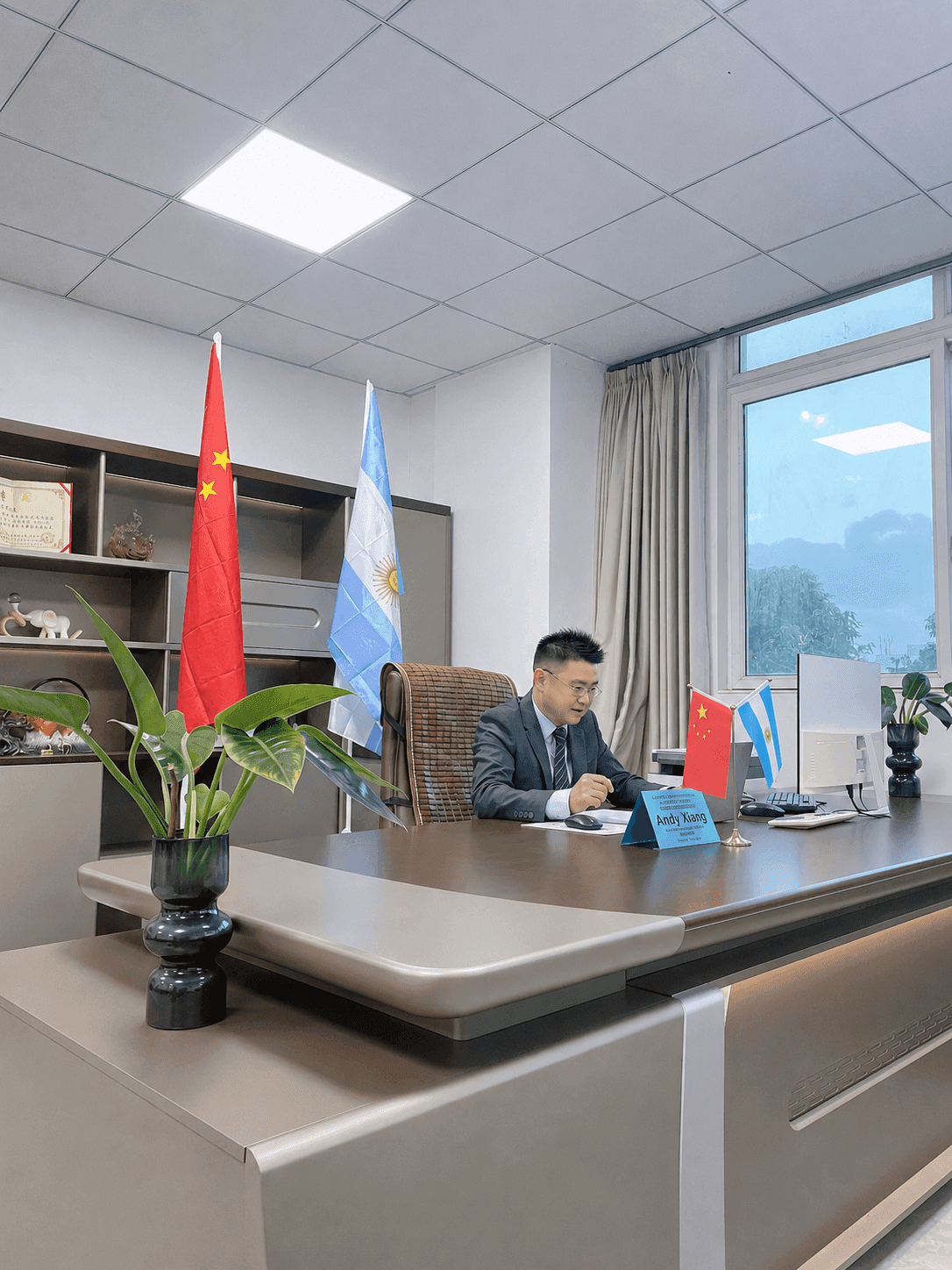 Led by Aoruo International, in collaboration with Tianbangda and Aorui Optoelectronics, the companies have reached a strategic cooperation agreement with the municipal government of Buenos Aires, the capital of Argentina, for a smart bus project.